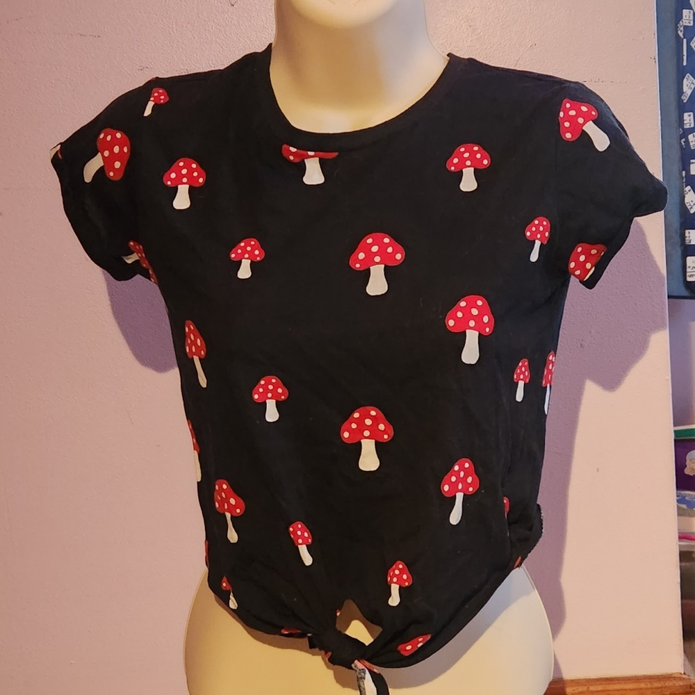 Mushroom tie crop top